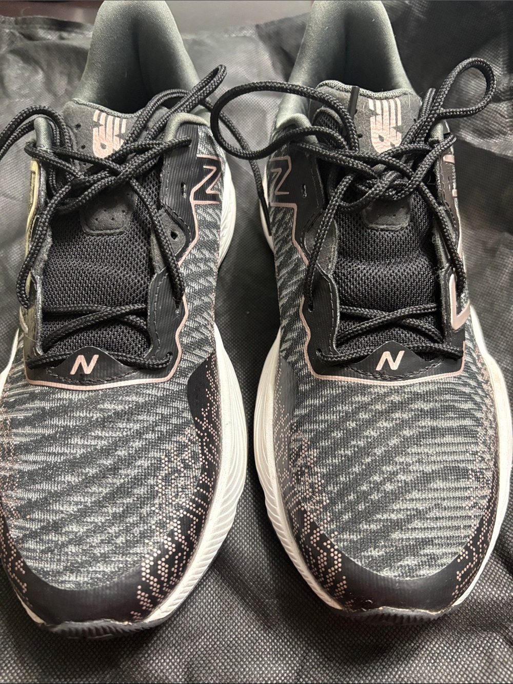 NWOT New Balance Black and Pink FuelCell Running Shoes - Picture 5 of 7